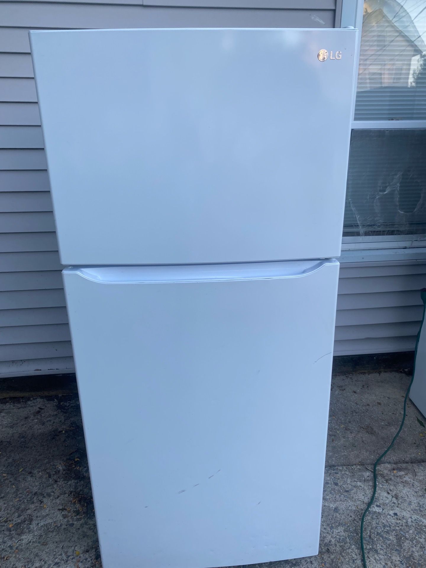 Lg 30” wide refrigerator