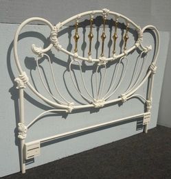 Elliot’s design Vintage bed
