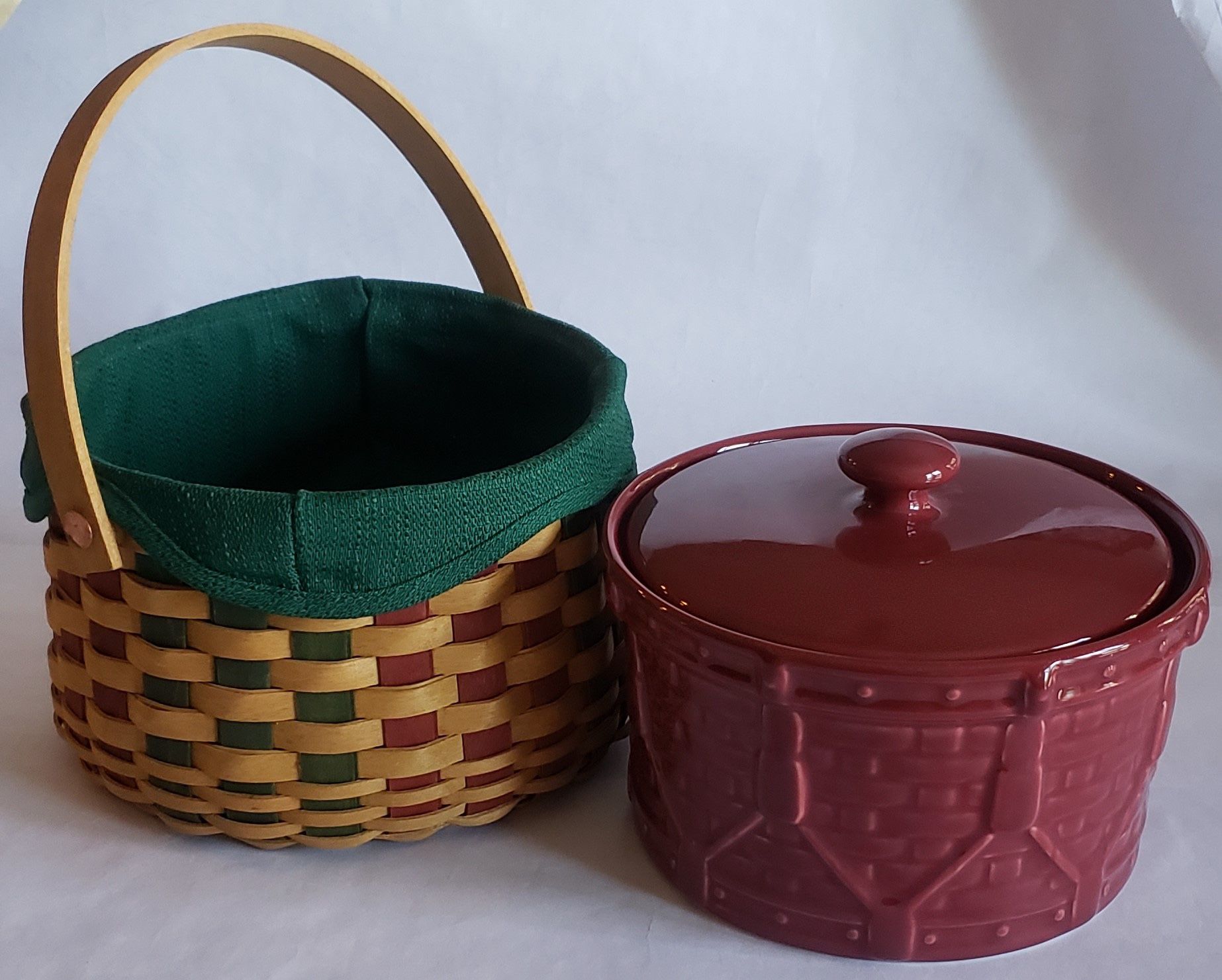 Longaberger 2003 Christmas Caroling Basket & Crock with Lid