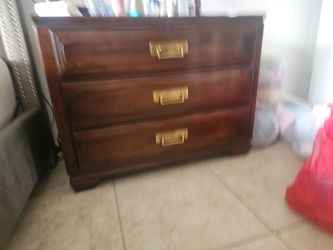Vendo 2 comodas de madera