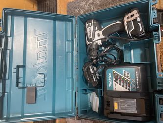 Versatile Makita 18V LXT XFD01 1/2’’ cordless drill/driver.