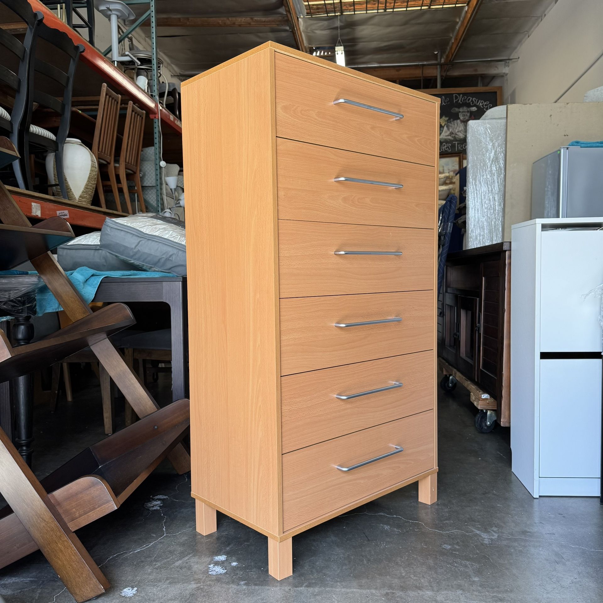 Modern 6 Drawer Chest Dresser Very Good Condition 