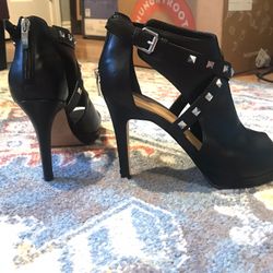 Mark Fisher size 8.5 Women's Black High Heel Shoes with Studs and back zipper