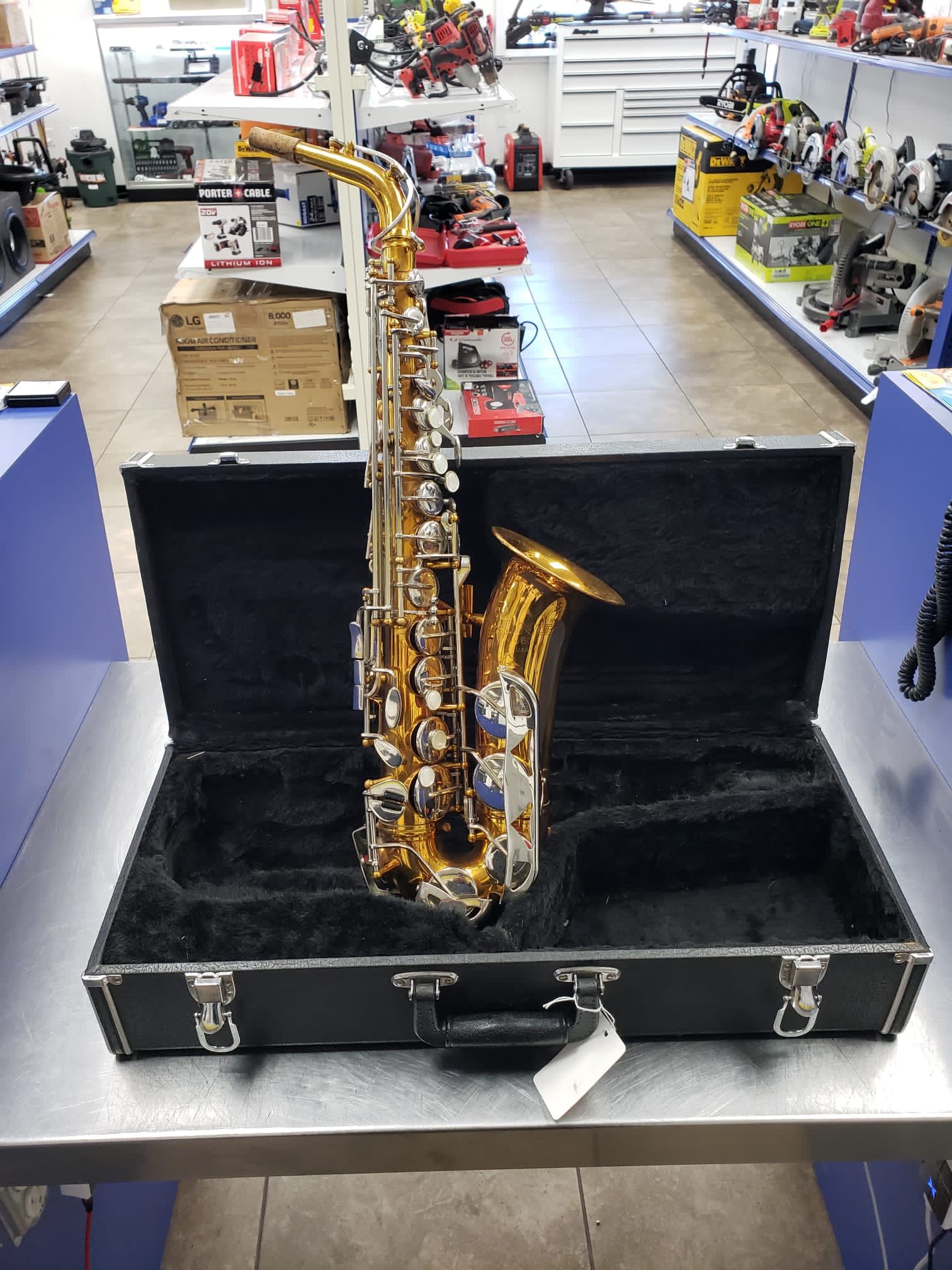 King Alto Saxophone 660 With Case 