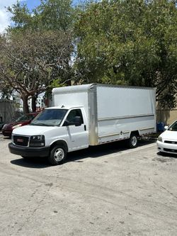 2021 GMC Savana comercial Cutaway