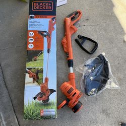 BLACK+DECKER 14 in. 6.5 AMP Corded Electric Single Line 2-in-1 String Trimmer & Lawn Edger with Automatic Feed and POWERDRIVE