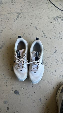Baseball cleats