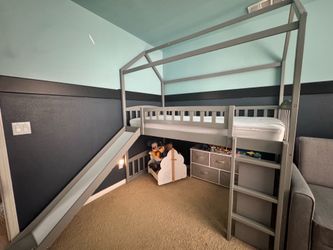 Kids bed with slide