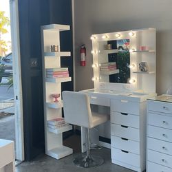 NEW Vanity Mirror & Table Desk Set for Make Up Room Organizer or Salon Furniture
