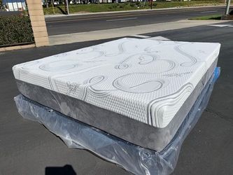 Queen Organic Hybrid Cool Gel Memory Foam Mattress