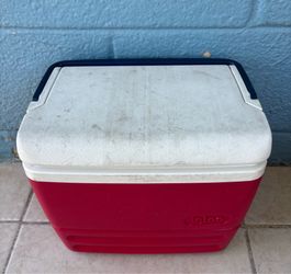 Vintage Igloo Cooler Lunch Box 8 Qt