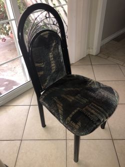 6 Dining Room Chairs 