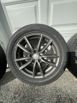 Land Rover Wheels w/ Tires 