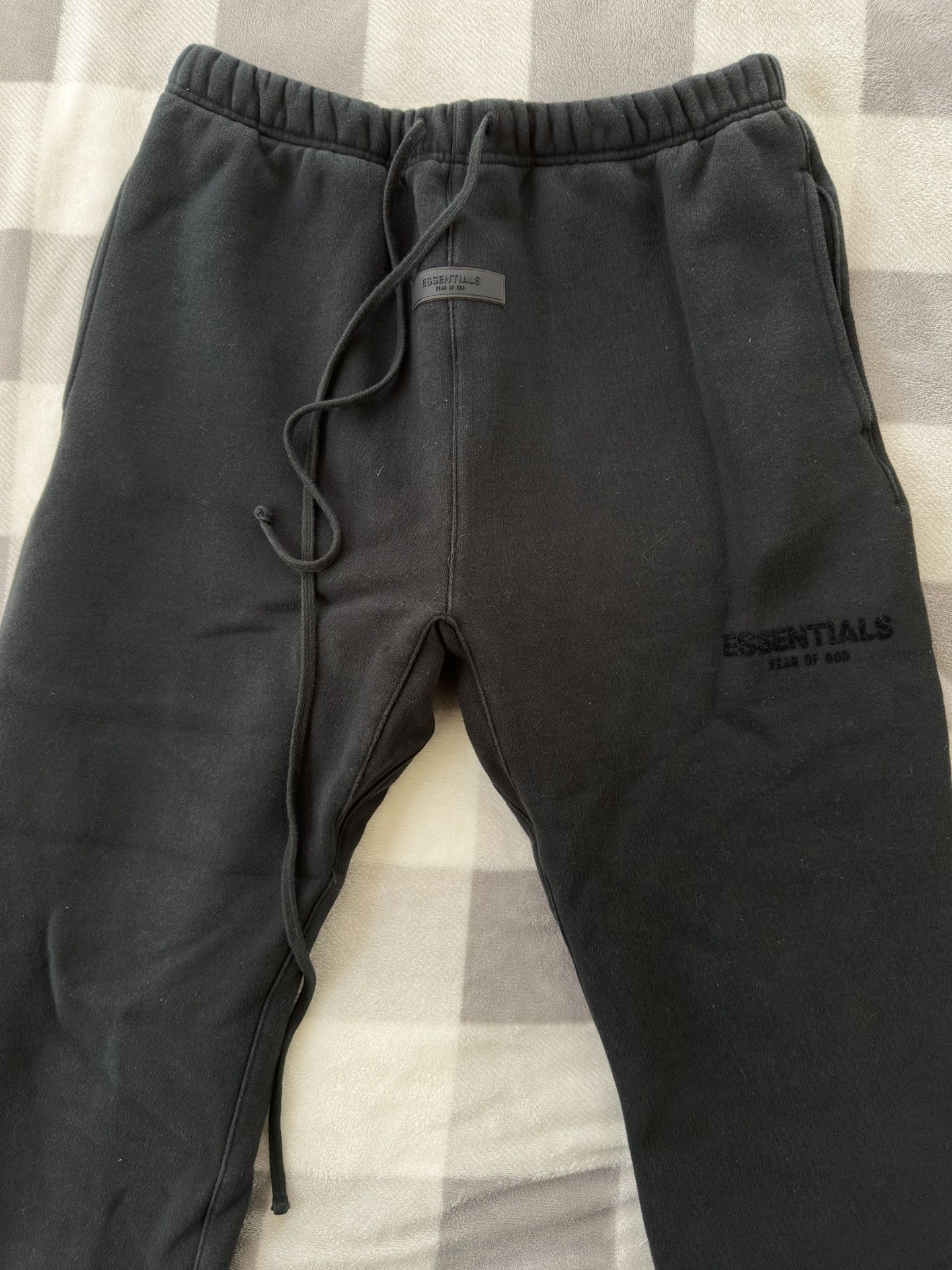 FEAR OF GOD Essentials Men’s Large Sweatpants