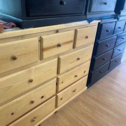 Pinewood Dresser