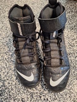 Boys Cleats 6.5