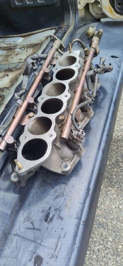 Nissan 350z Lower Plenum Injectors 