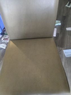 Dinning room table and chairs