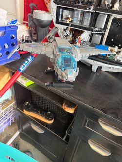 Avengers Quinjet