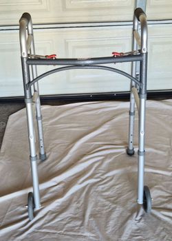 Andadera para adulto. Adult Walker