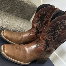 Men Size 10 Ariat Cowboy Boots 