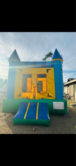 Castillo inflable usado