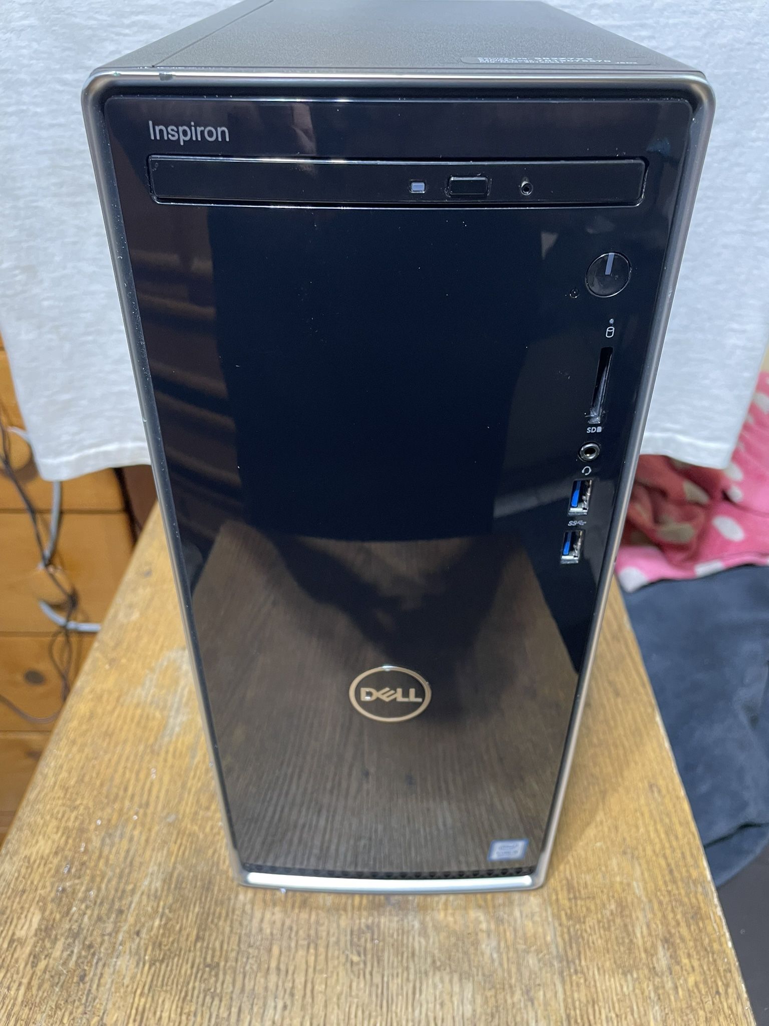 DELL Inspiron 3670 i5-8400 16GB SSD