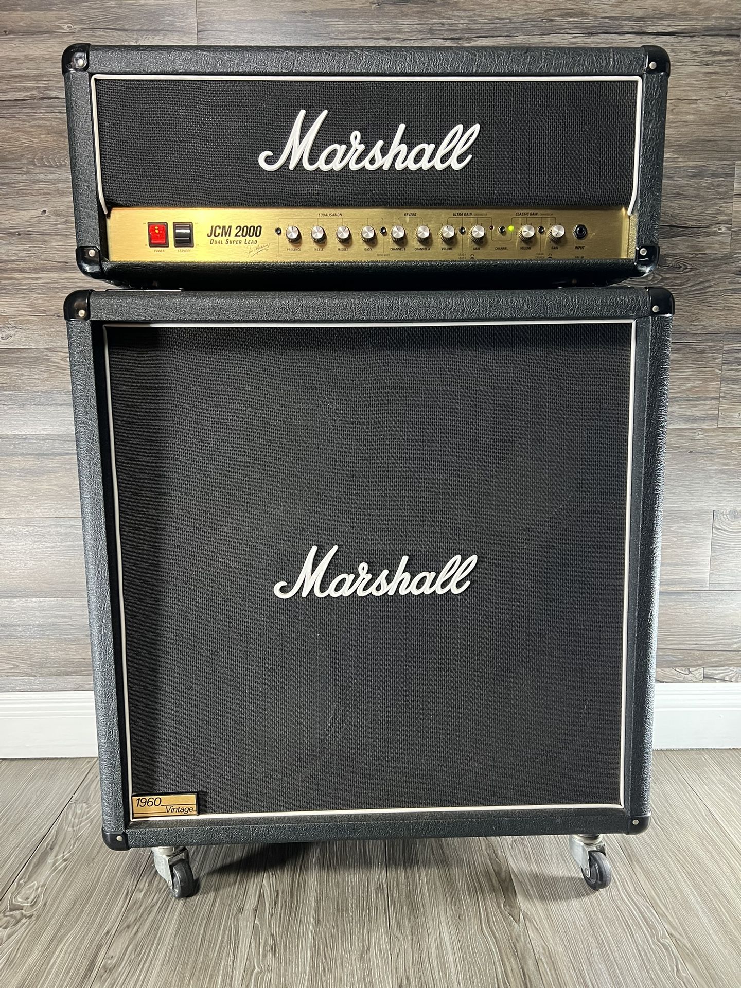 Marshall JCM 2000 DSL 50 Watt Dual súper lead With 4X12 Cabinet for