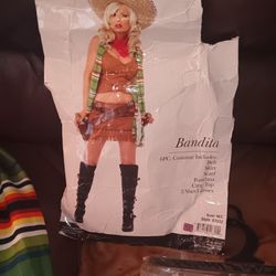 Halloween Costume "Bandita"