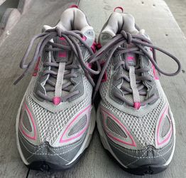 NEW BALANCE 621 ALL TERRAIN WOMENS Shoes size 9 B Like NEW WT621GP for Sale in Edgewater FL OfferUp