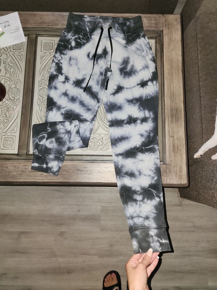 Lululemon Joggers NEW