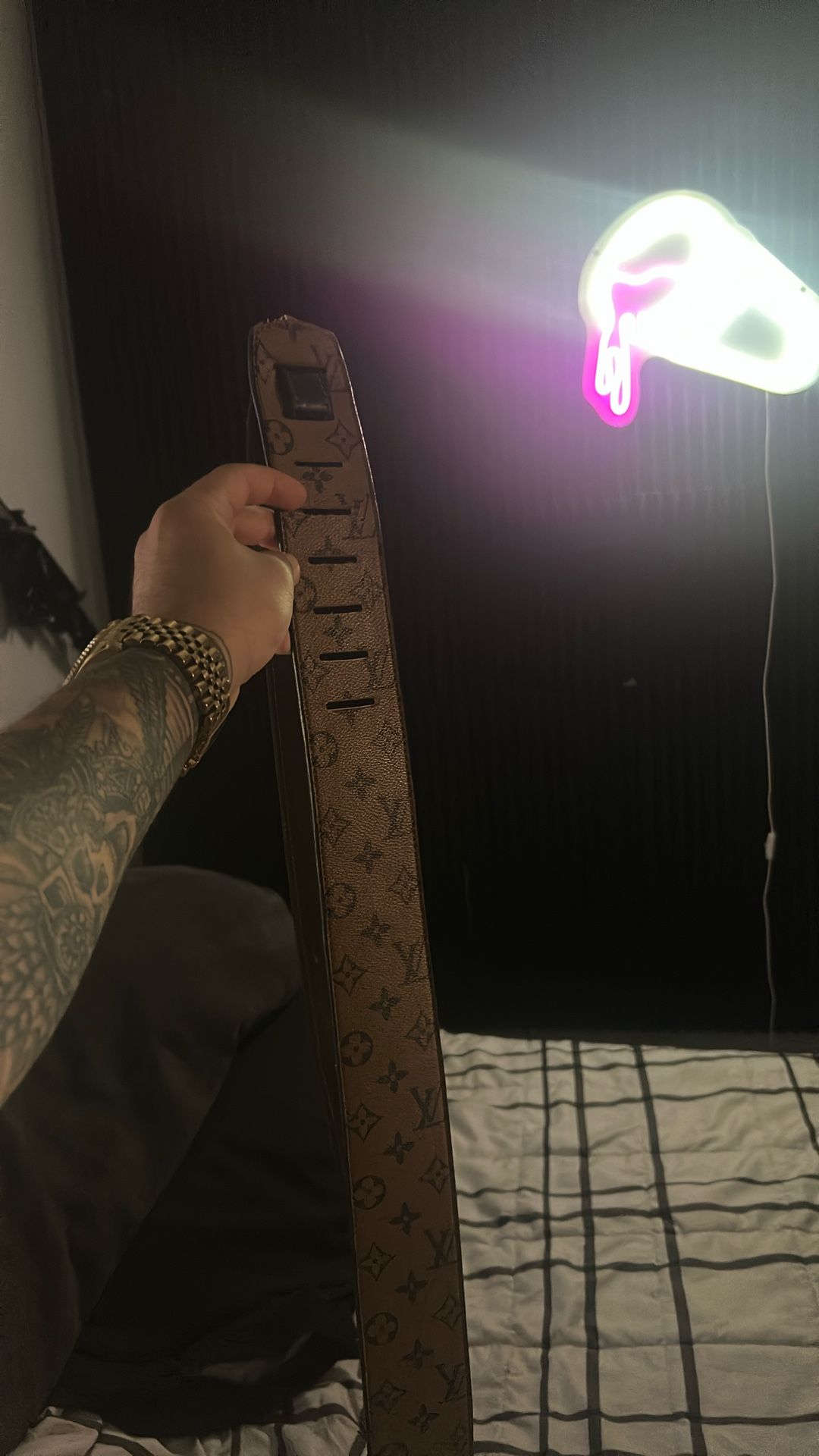 LV Guitar Strap