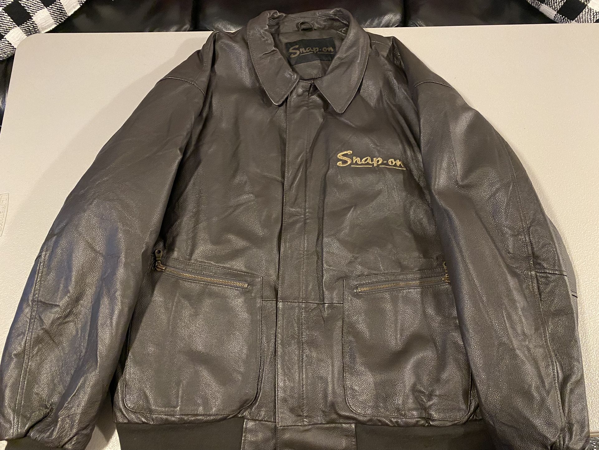 Classic SNAP-ON Retro Leather Jacket.