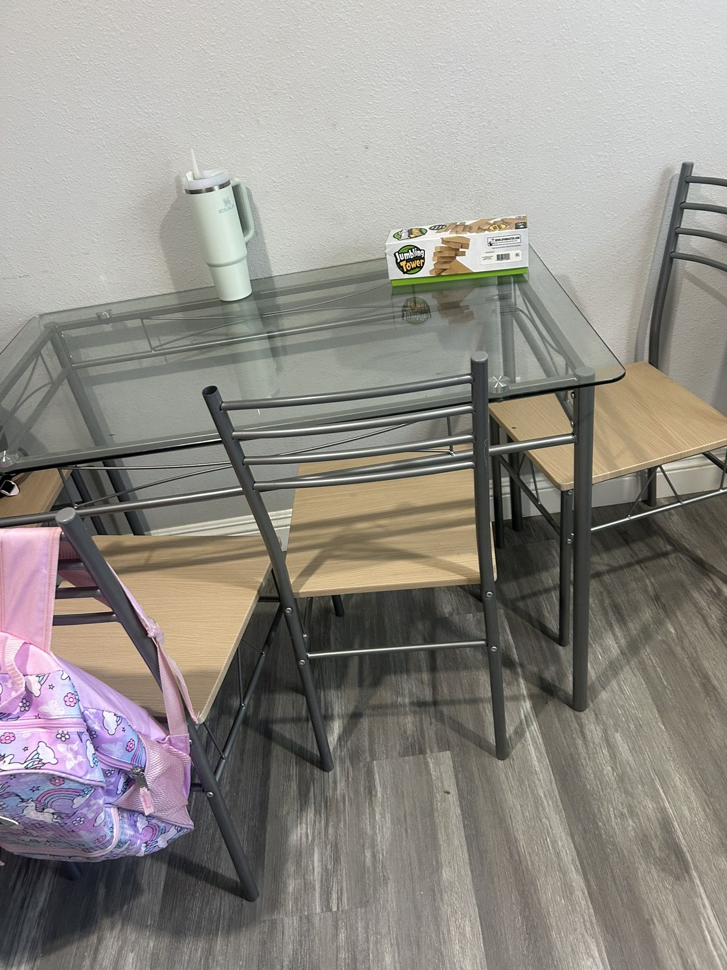 Small Table / Mesa Chica