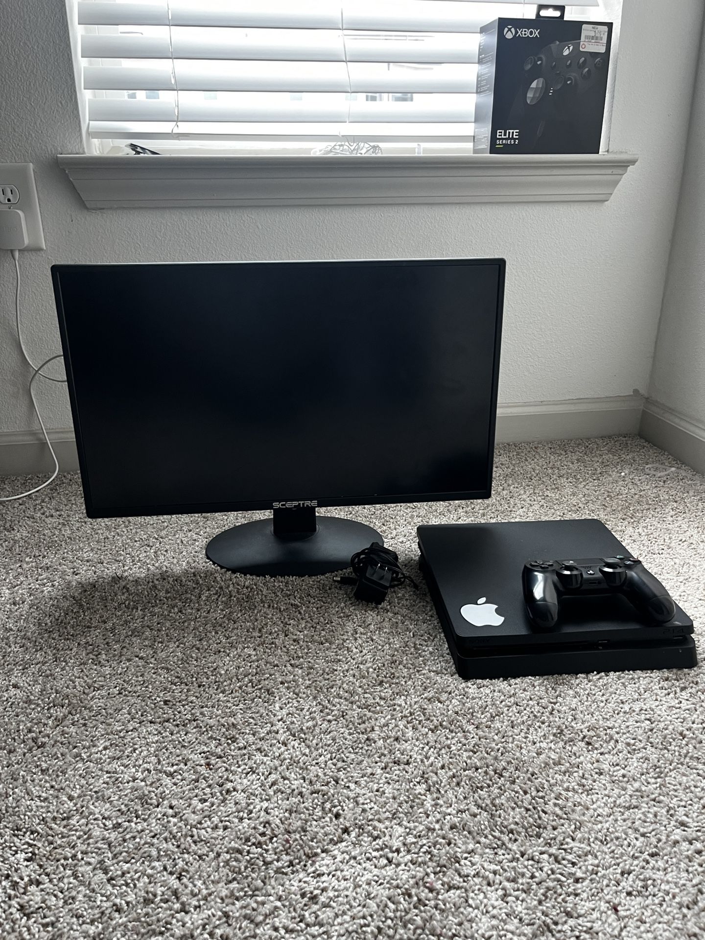 PS4 + Spectre gaming monitor