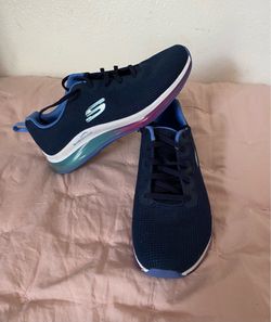 SKECHERS