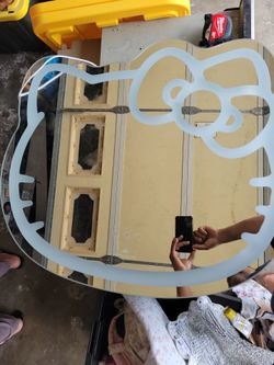 hello kitty mirror with light