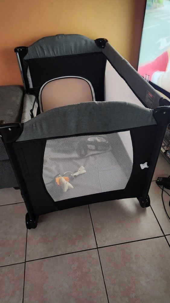 Baby Basinet (Negotiable) 