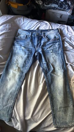 Buckle jeans