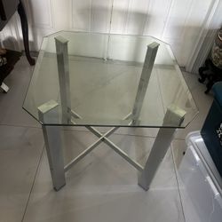 Center Table.   25x25 24