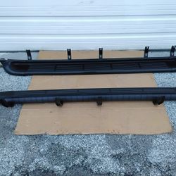 Nice Black Yukon Or Tahoe Running Boards OEM Factory Very Clean Like New. 