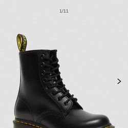 Dr. Martens 1460 Women’s Boot