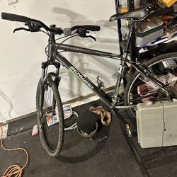 Schwinn Searcher Bike