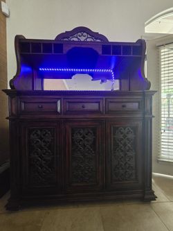 Bar / Liquor Cabinet