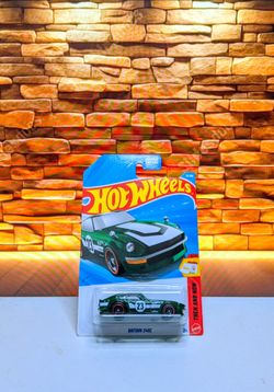 Hot Wheels Datsun 240Z Diecast Car Green/White