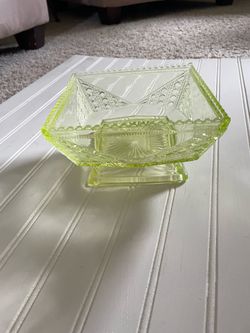 Large Vaseline Glass Bowl