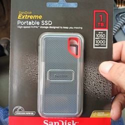 1TB SCANDISK EXTREME PORTABLE SSD