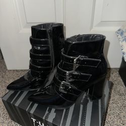 Pointed Black Boots