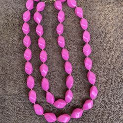 Vintage Hot Pink And Gold Beaded Necklace Set.
