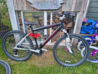 Genesis 27.5 in mountain bike